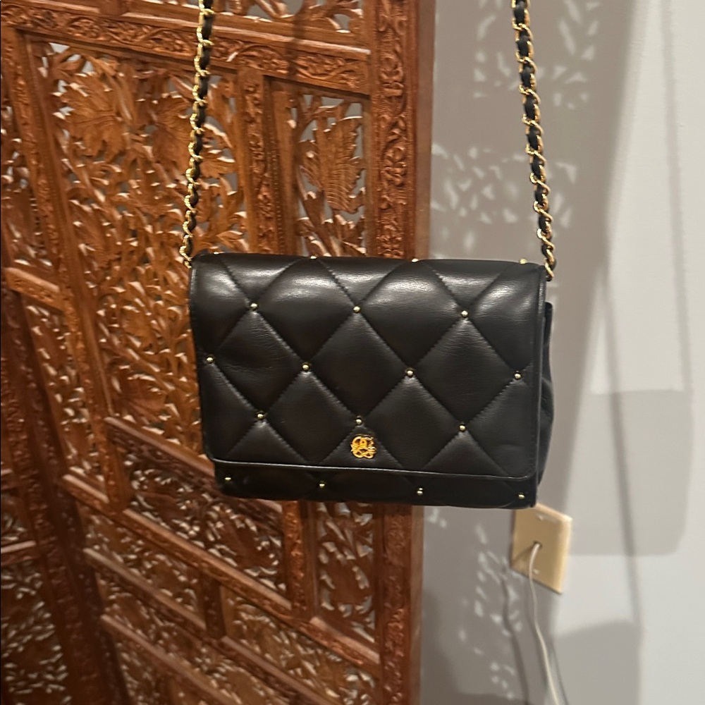 Elegant Black Quilted Chain Bag made in Italy. Genuine leather.